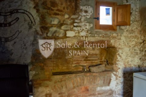 House for sale in Sant Pol de Mar, Barcelona, Spain 4 bedrooms, 270 sq.m. No. 166443 - photo 14