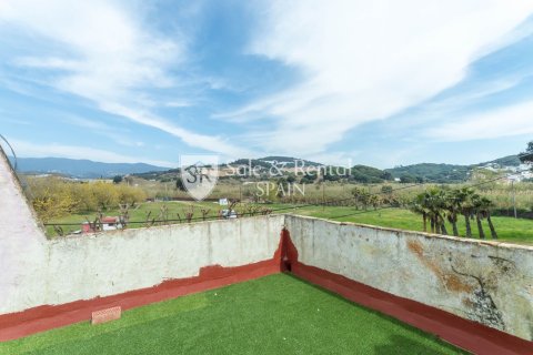House for sale in Sant Pol de Mar, Barcelona, Spain 4 bedrooms, 270 sq.m. No. 166443 - photo 11
