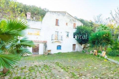 House for sale in Sant Pol de Mar, Barcelona, Spain 4 bedrooms, 270 sq.m. No. 166443 - photo 15