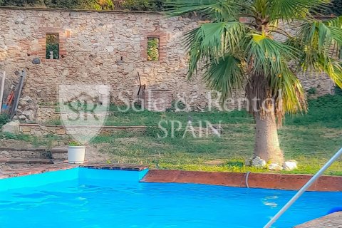 House for sale in Sant Pol de Mar, Barcelona, Spain 4 bedrooms, 270 sq.m. No. 166443 - photo 17