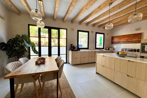 Villetta a schiera a Muro, Mallorca, Spagna 4 camere da letto, 393 mq. N° 155492