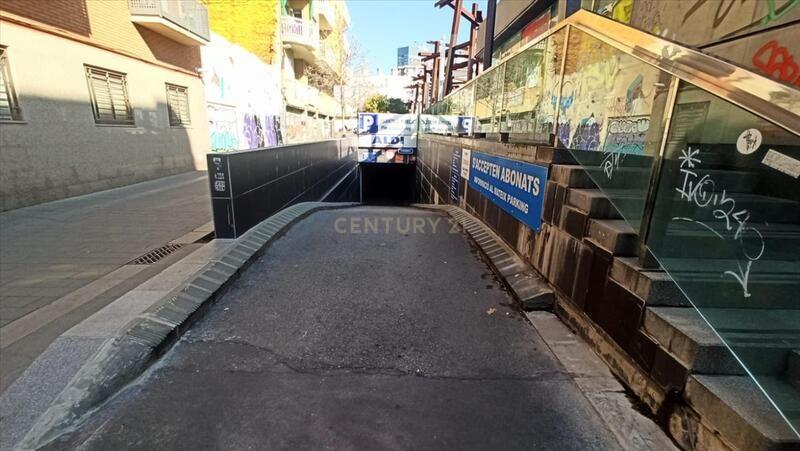 Garage in Barcelona, Spain 6 sq.m. No. 186490