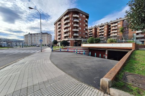 Parking w Oviedo, Asturias, Hiszpania 12 mkw. nr 182814