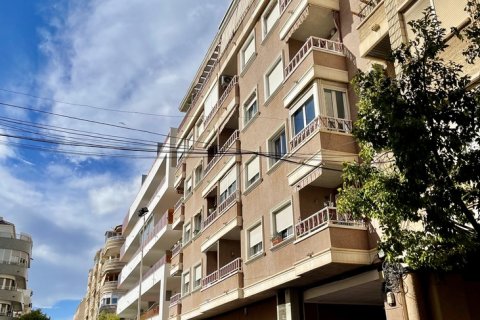 Apartment à Torrevieja, Alicante, Espagne 3 chambres,  No. 155530