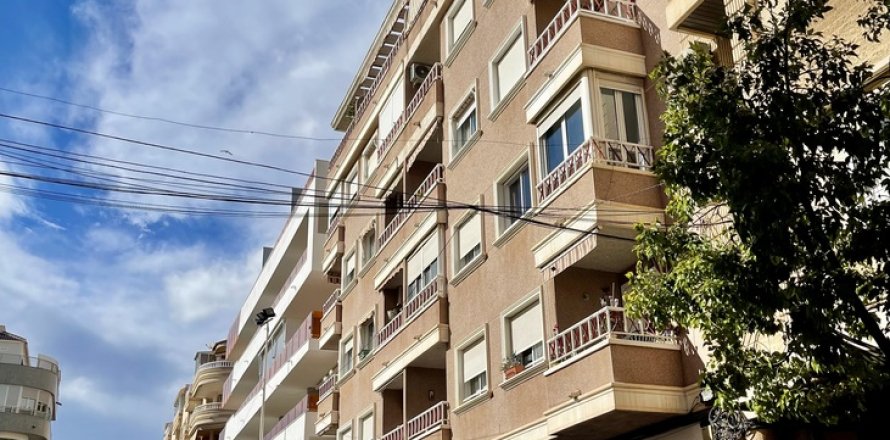 Apartment in Torrevieja, Alicante, Spain 3 bedrooms, No. 155530