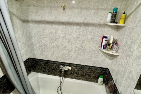 Apartment for sale in Torrevieja, Alicante, Spain 3 bedrooms, No. 155530 - photo 18