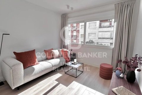 Apartment à Madrid, Espagne 1 chambre, 62 m2 No. 178554