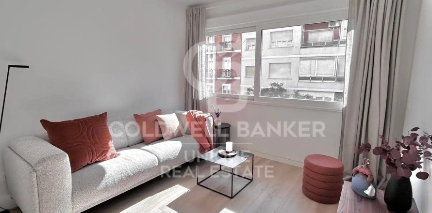 Apartment à Madrid, Espagne 1 chambre, 62 m2 No. 178554