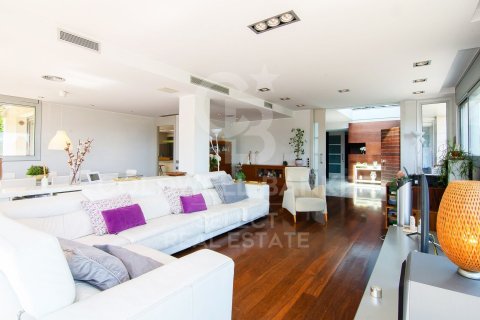 Villa à vendre à Cerdanyola Del Valles, Barcelona, Espagne, 5 chambres, 726 m2 No. 178557 - photo 9