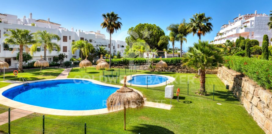 Apartment à Estepona, Malaga, Espagne 3 chambres, No. 178552