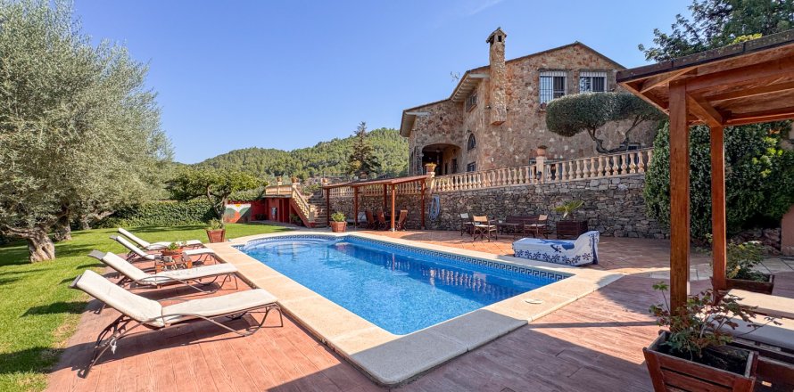 Huvila Segorbe, Castellon, Espanja 5 makuuhuonetta, 426 m2 No. 143616