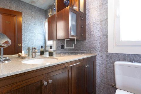 Villa for sale in Sant Pol de Mar, Barcelona, Spain 3 bedrooms, 158 sq.m. No. 150602 - photo 18