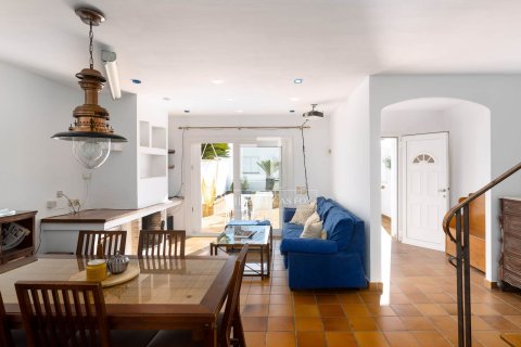 Villa for sale in Sant Pol de Mar, Barcelona, Spain 3 bedrooms, 158 sq.m. No. 150602 - photo 6