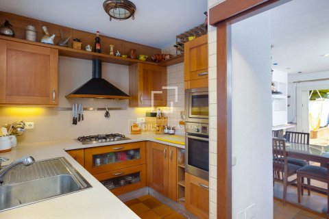 Villa for sale in Sant Pol de Mar, Barcelona, Spain 3 bedrooms, 158 sq.m. No. 150602 - photo 11