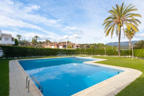 Villa for sale in Sant Pol de Mar, Barcelona, Spain 3 bedrooms, 158 sq.m. No. 150602 - photo 3