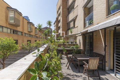 Dzīvoklis pārdošanā Barcelona, Spānijā 3 istabas, 141 m2 Nr. 150606 - attēls 3