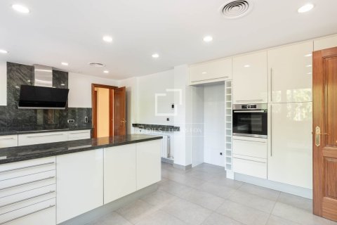 Villa for sale in Sant Cugat Del Valles, Barcelona, Spain 7 bedrooms, 673 sq.m. No. 150604 - photo 14