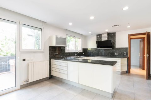 Villa for sale in Sant Cugat Del Valles, Barcelona, Spain 7 bedrooms, 673 sq.m. No. 150604 - photo 15