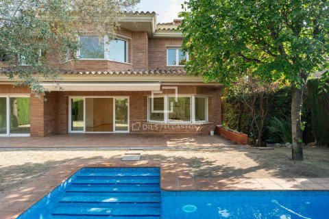 Villa for sale in Sant Cugat Del Valles, Barcelona, Spain 7 bedrooms, 673 sq.m. No. 150604 - photo 3