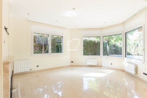 Villa for sale in Sant Cugat Del Valles, Barcelona, Spain 7 bedrooms, 673 sq.m. No. 150604 - photo 6