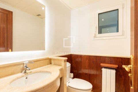 Villa for sale in Sant Cugat Del Valles, Barcelona, Spain 7 bedrooms, 673 sq.m. No. 150604 - photo 16