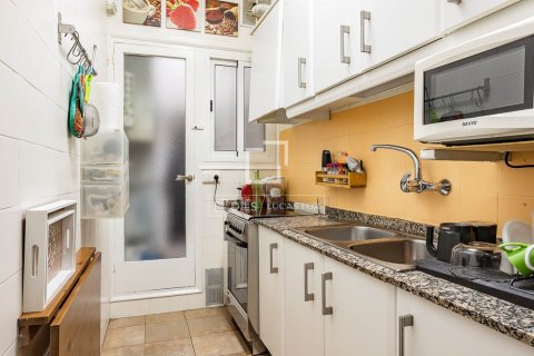 Lägenhet till salu i Barcelona, Spanien 4 sovrum, 76 kvm. Nr. 150605 - foto 21