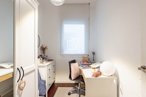 Lägenhet till salu i Barcelona, Spanien 4 sovrum, 76 kvm. Nr. 150605 - foto 28