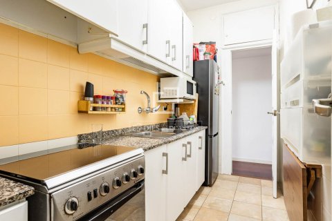 Lägenhet till salu i Barcelona, Spanien 4 sovrum, 76 kvm. Nr. 150605 - foto 24