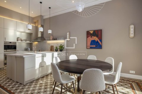 Apartment à vendre à Barcelona, Espagne, 4 chambres, 196 m2 No. 150601 - photo 13