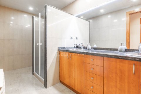 Villa for sale in Sitges, Barcelona, Spain 6 bedrooms, 290 sq.m. No. 150607 - photo 17