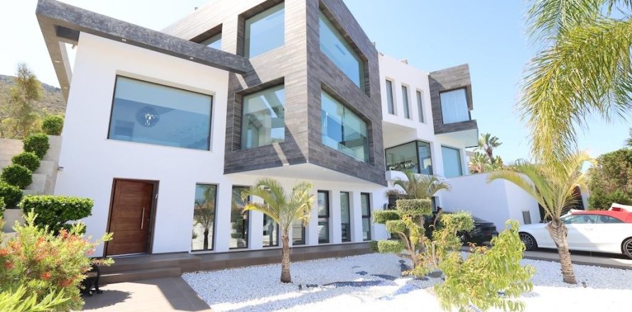 Villa in Javea, Alicante, Spain 521 sq.m. No. 165622