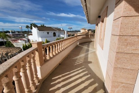 Villa for sale in Ciudad Quesada, Alicante, Spain 4 bedrooms, 420 sq.m. No. 194742 - photo 24