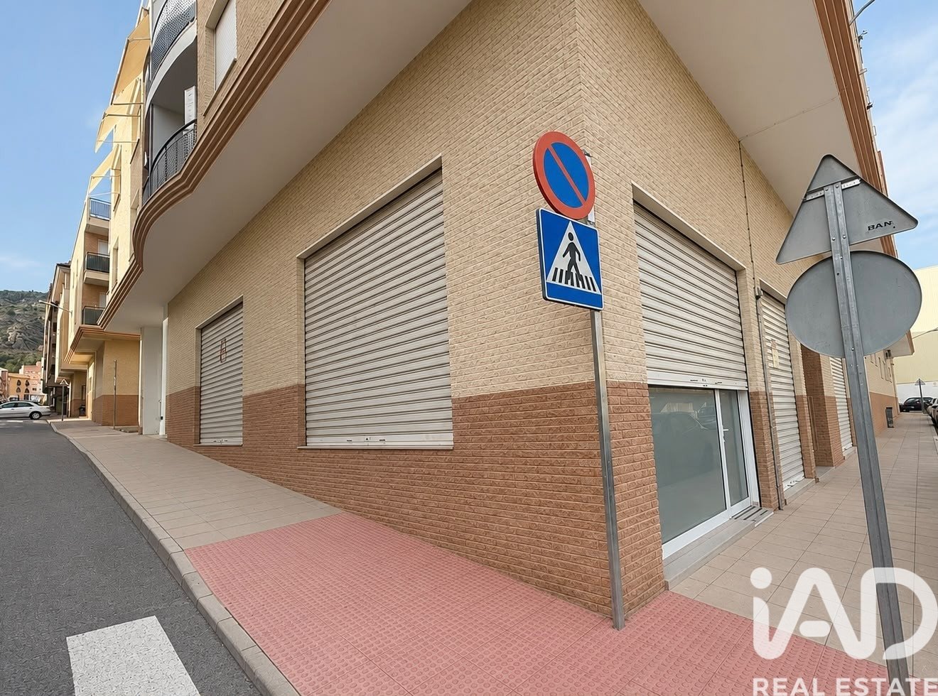 Commercial property à Onil, Alicante, Espagne 120 m2 No. 187669