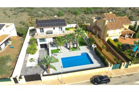 Villa for sale L'Alfàs del Pi, Alicante, Spain 4 bedrooms, 350 sq.m. No. 119730 - photo 1