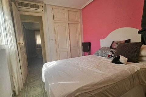 Продажа виллы в Гуардамар-дель-Сегура, Аликанте, Испания 3 спальни, 150м2 №119731 - фото 9