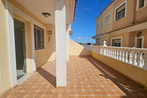 Продажа виллы в Гуардамар-дель-Сегура, Аликанте, Испания 3 спальни, 150м2 №119731 - фото 1