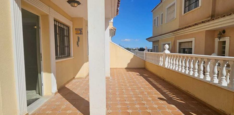 Вилла в Гуардамар-дель-Сегура, Аликанте, Испания 3 спальни, 150м2 №119731