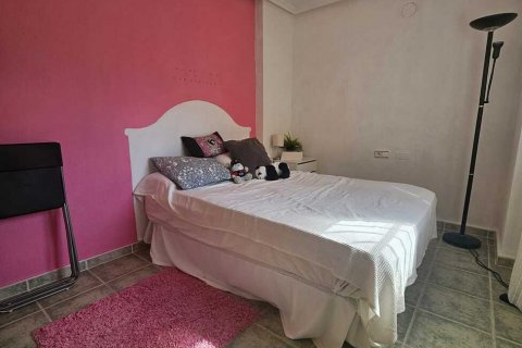 Продажа виллы в Гуардамар-дель-Сегура, Аликанте, Испания 3 спальни, 150м2 №119731 - фото 3