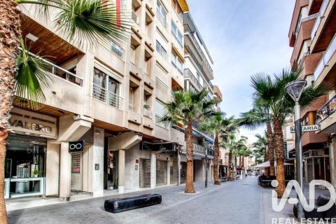 Apartment à Torrevieja, Alicante, Espagne 3 chambres, 115 m2 No. 173317