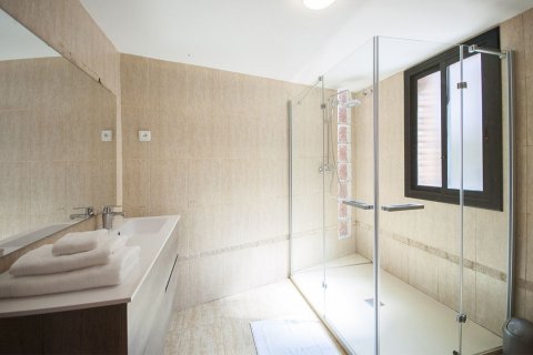 House for sale in Castelldefels, Barcelona, Spain 5 bedrooms, 332 sq.m. No. 166255 - photo 29