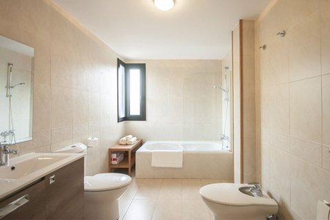 House for sale in Castelldefels, Barcelona, Spain 5 bedrooms, 332 sq.m. No. 166255 - photo 22