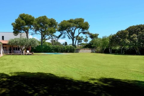 House for sale in Sitges, Barcelona, Spain 6 bedrooms, 1200 sq.m. No. 166252 - photo 7