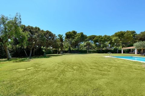 House for sale in Sitges, Barcelona, Spain 6 bedrooms, 1200 sq.m. No. 166252 - photo 8