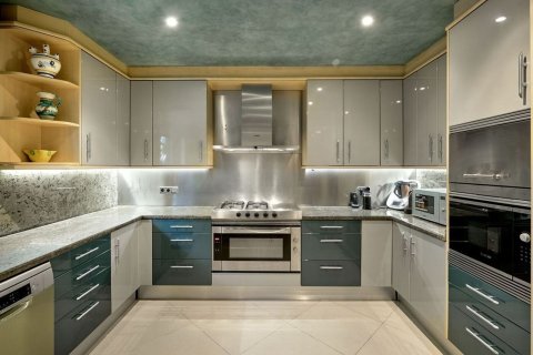 House for sale in Sitges, Barcelona, Spain 8 bedrooms, 960 sq.m. No. 166253 - photo 15