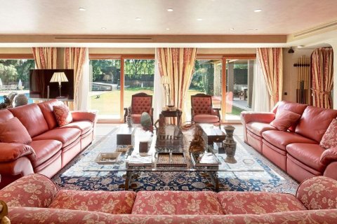 House for sale in Sitges, Barcelona, Spain 8 bedrooms, 960 sq.m. No. 166253 - photo 9