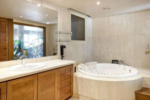 House for sale in Sitges, Barcelona, Spain 8 bedrooms, 960 sq.m. No. 166253 - photo 22