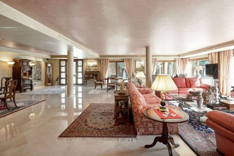 House for sale in Sitges, Barcelona, Spain 8 bedrooms, 960 sq.m. No. 166253 - photo 7