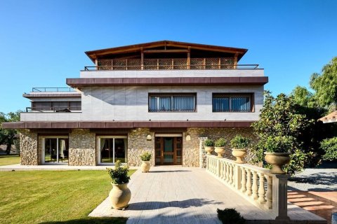 House for sale in Sitges, Barcelona, Spain 8 bedrooms, 960 sq.m. No. 166253 - photo 3