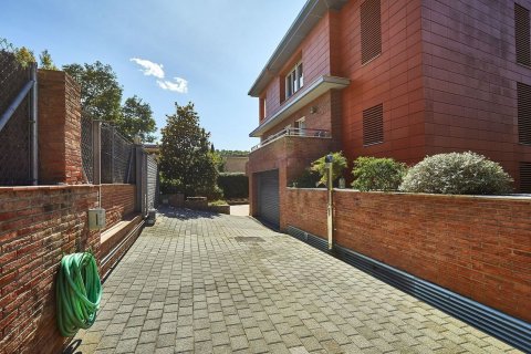 House for sale in Sant Cugat Del Valles, Barcelona, Spain 6 bedrooms, 566 sq.m. No. 166249 - photo 28