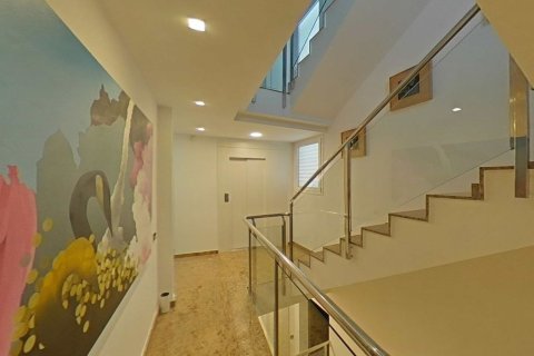 House for sale in Sant Cugat Del Valles, Barcelona, Spain 6 bedrooms, 566 sq.m. No. 166249 - photo 19